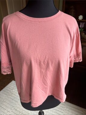 Hollister Rose Pink Short Sleeve Crop Tee with Lace Trim